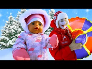 Смешное видео куклы - Зимняя прогулка БЕБИ БОН! Катаемся на ватрушках! - Весёлые игры дочки матери
