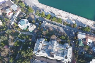 Снять квартиру в Ялте. Роскошные и просторные апартаменты на набережной Ялты.