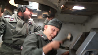 Лиса Рулит 2015 - Чуть не задохнулась в танке. Уникальные съемки. Лиса Рулит.