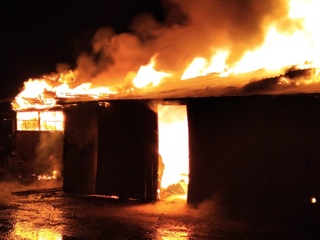 Что горит в ярославле сейчас. Горит недалеко. Пожар ростовская область развильное. Ярославль горит. Ярославль горит.