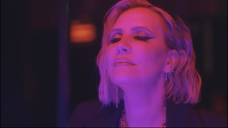 Claire Richards I Surrender ( Official