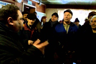 Гужев с рабочими. Голодовка.