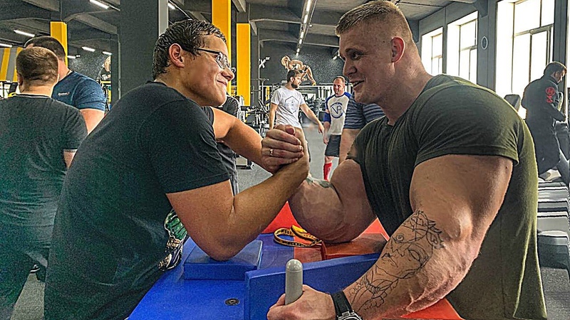 Schoolboy VS Mutant, ARM WRESTLING TRAINING