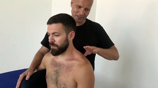 Physiotherapeutische Behandlung der Schulter - Faszienarbeit, Mobilisation, Dehnung etc.