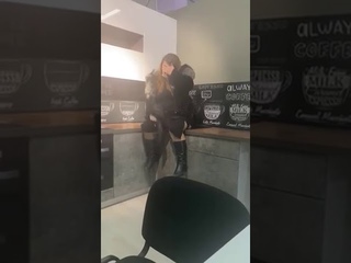 Справила нужду в раковине ТЦ