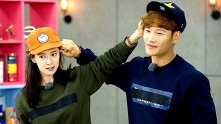 Spartace moments: Song Ji hyo Grabbing kjk's Hair Compilation