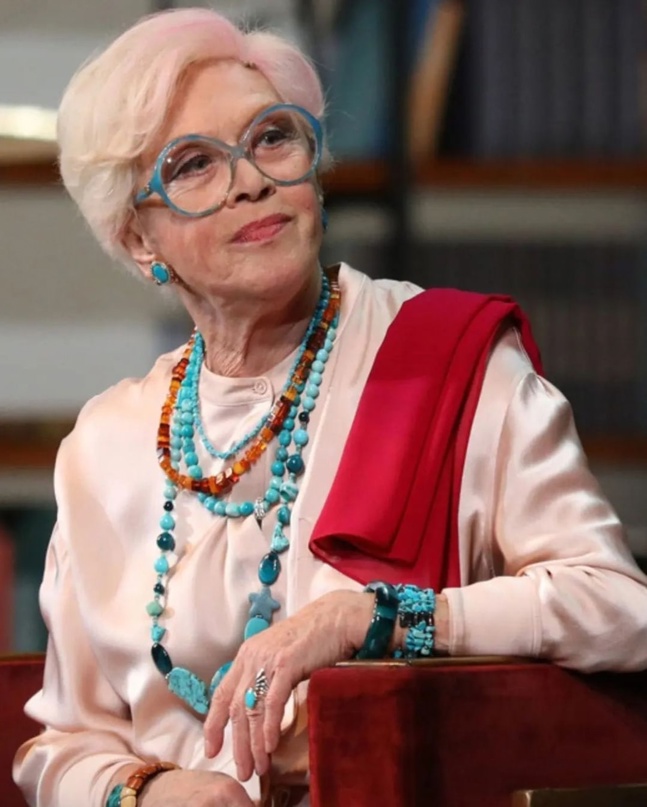 Алиса Фрейндлих отметила 90-летний юбилей(фото) https://iznanka.news/articles/Zv