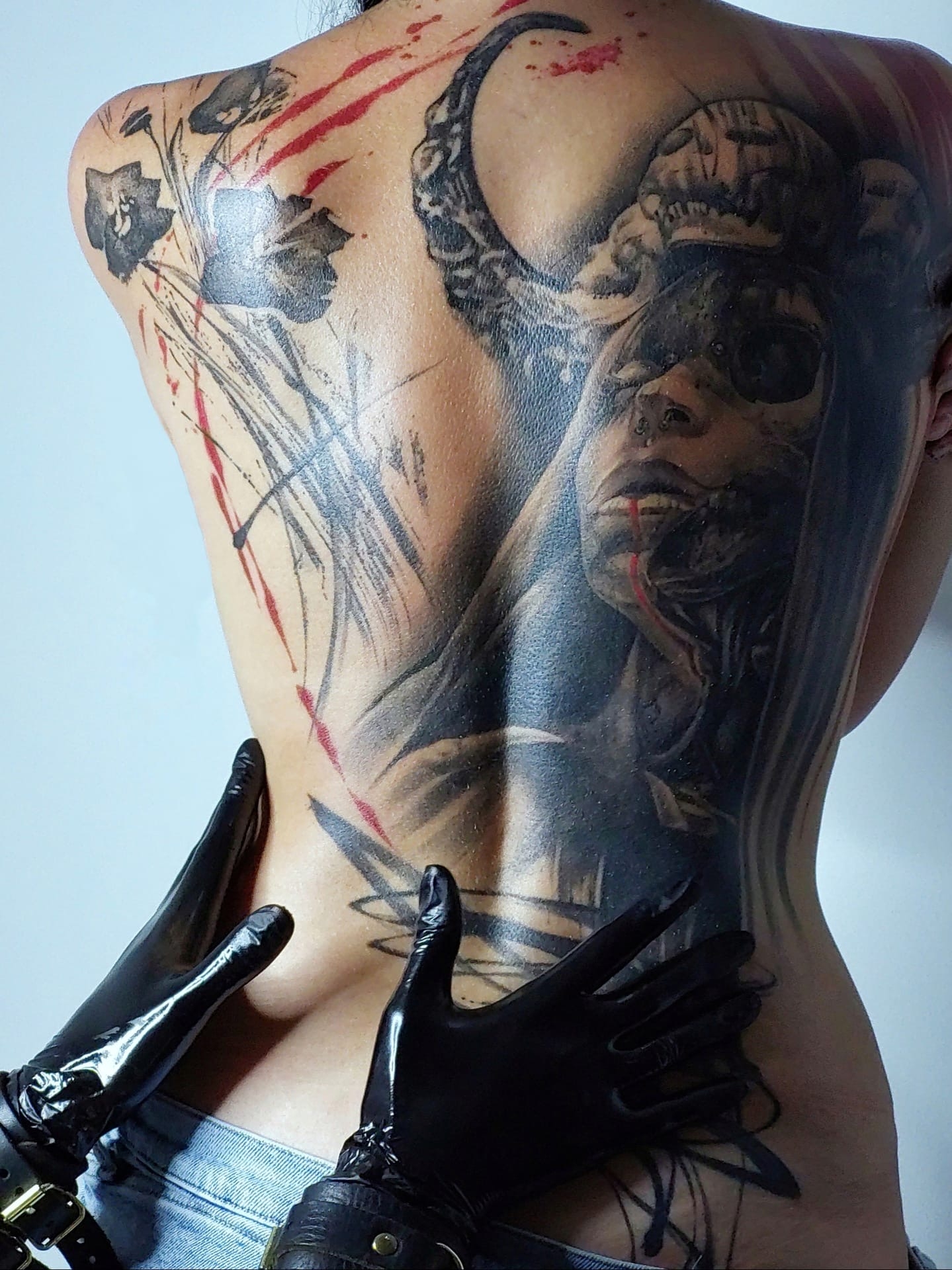 Валерия Сенцова тату