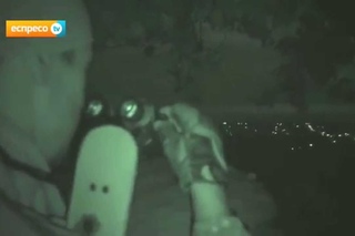 Видео как Украинские нацистские войска били по жилым районам в Краматорске в ночь на . Нічні бої артилеристів - боги війни з Карачуна