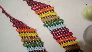collar en multicolor estilo huichol con flor